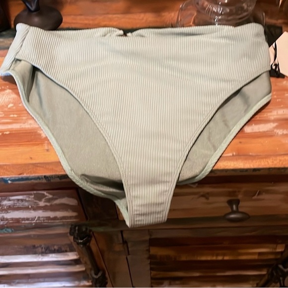 X revolve House of Harlow Boston top in olive green size xl and bigh waist bot - Picture 9 of 9